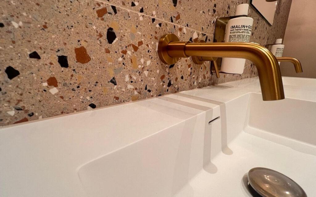 Pioneer Sealants - Mastic Man - Sealant Specialist - bathroom sealant